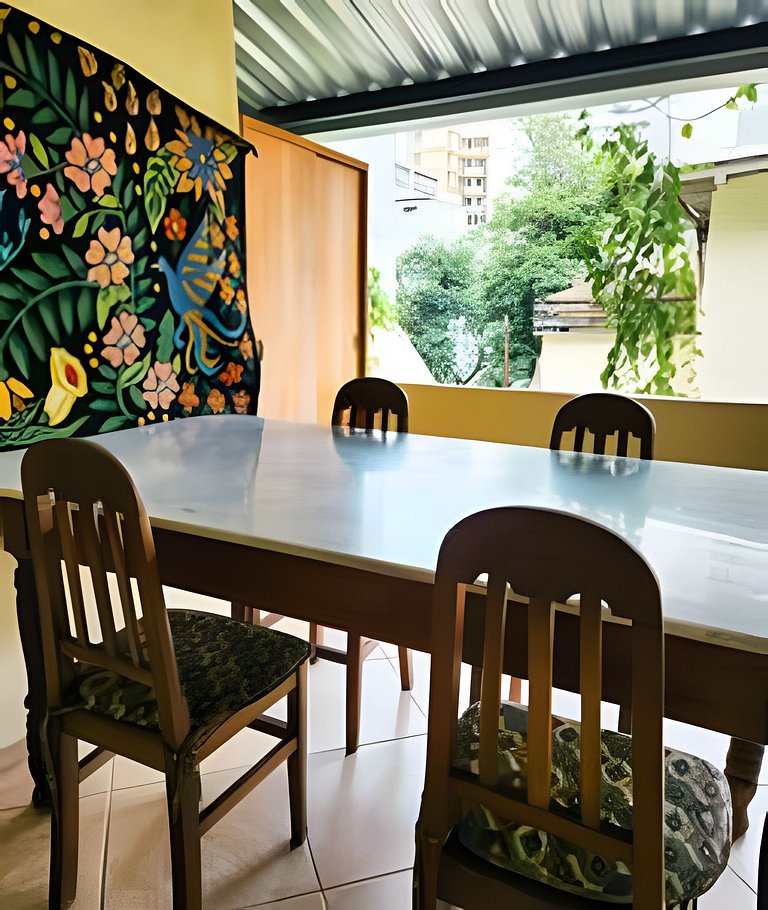 Amplo terraço exclusivo a 400m da praia de Ipanema