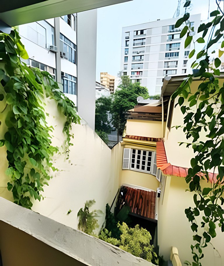 Amplo terraço exclusivo a 400m da praia de Ipanema
