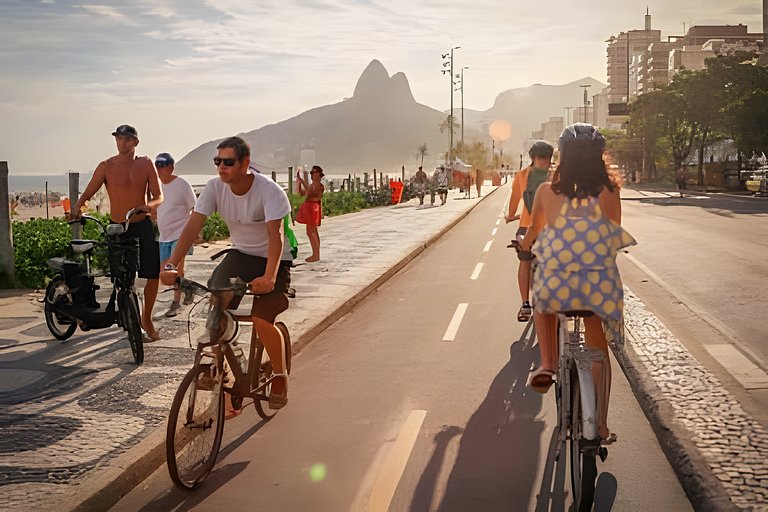 Ipanema com pátio 400m da praia . Good vibes!