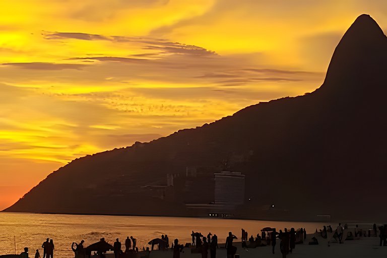Ipanema com pátio 400m da praia . Good vibes!
