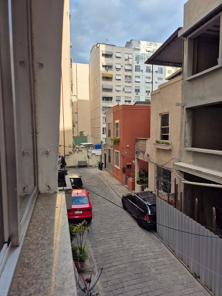 À 400 m da Praia de Copacabana e Ipanema