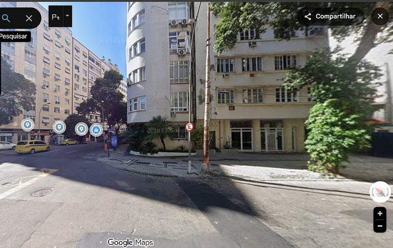 À 400 m da Praia de Copacabana e Ipanema